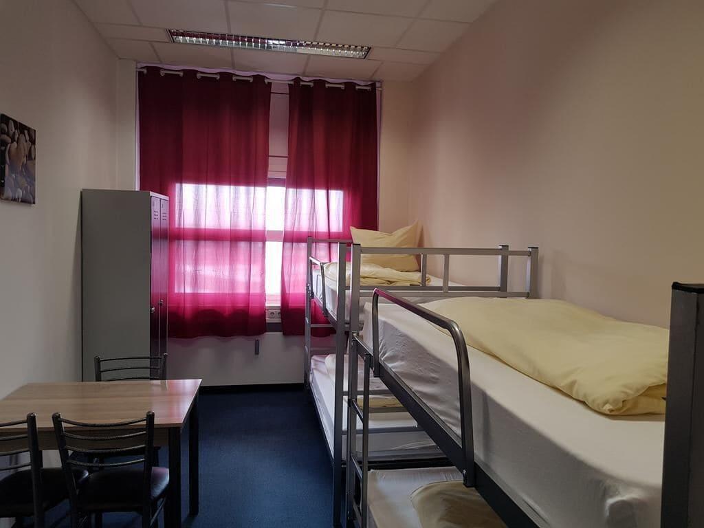 Low Budget Hostel Мюнхен Экстерьер фото