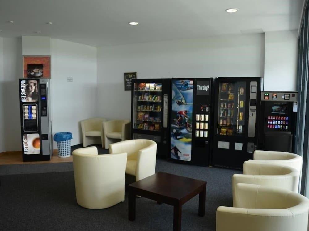 Low Budget Hostel Мюнхен Экстерьер фото