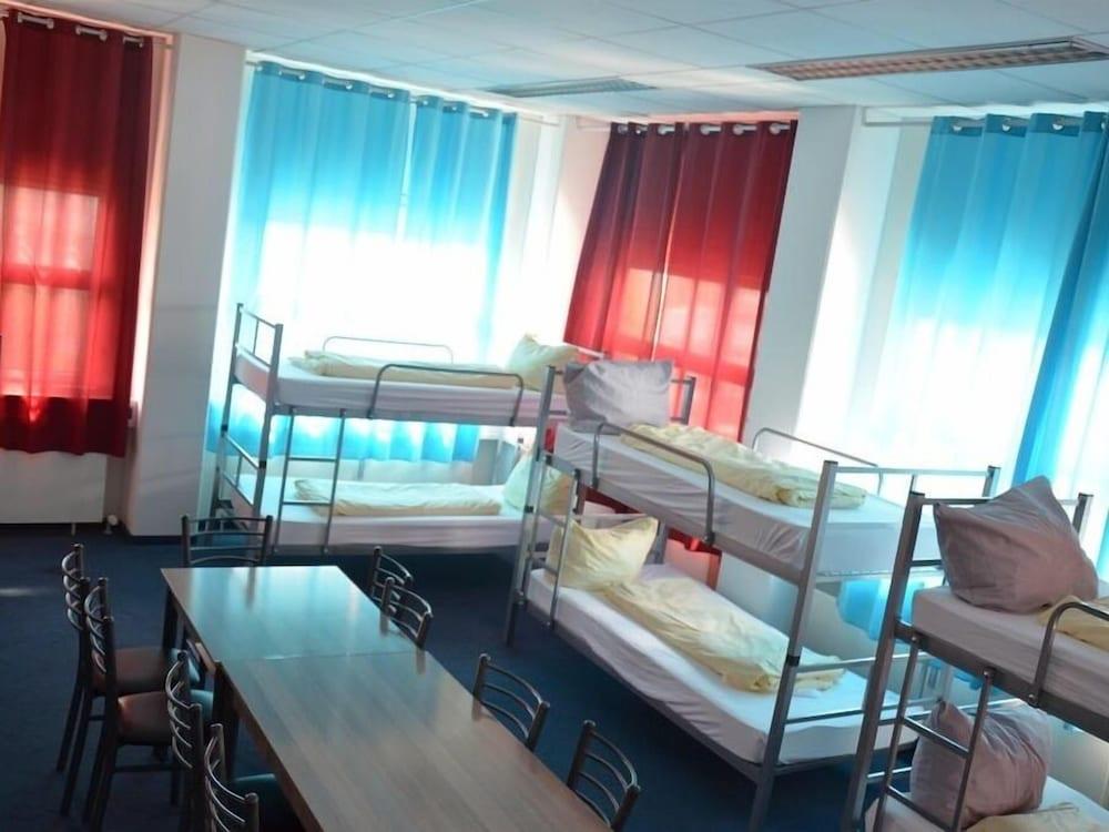 Low Budget Hostel Мюнхен Экстерьер фото