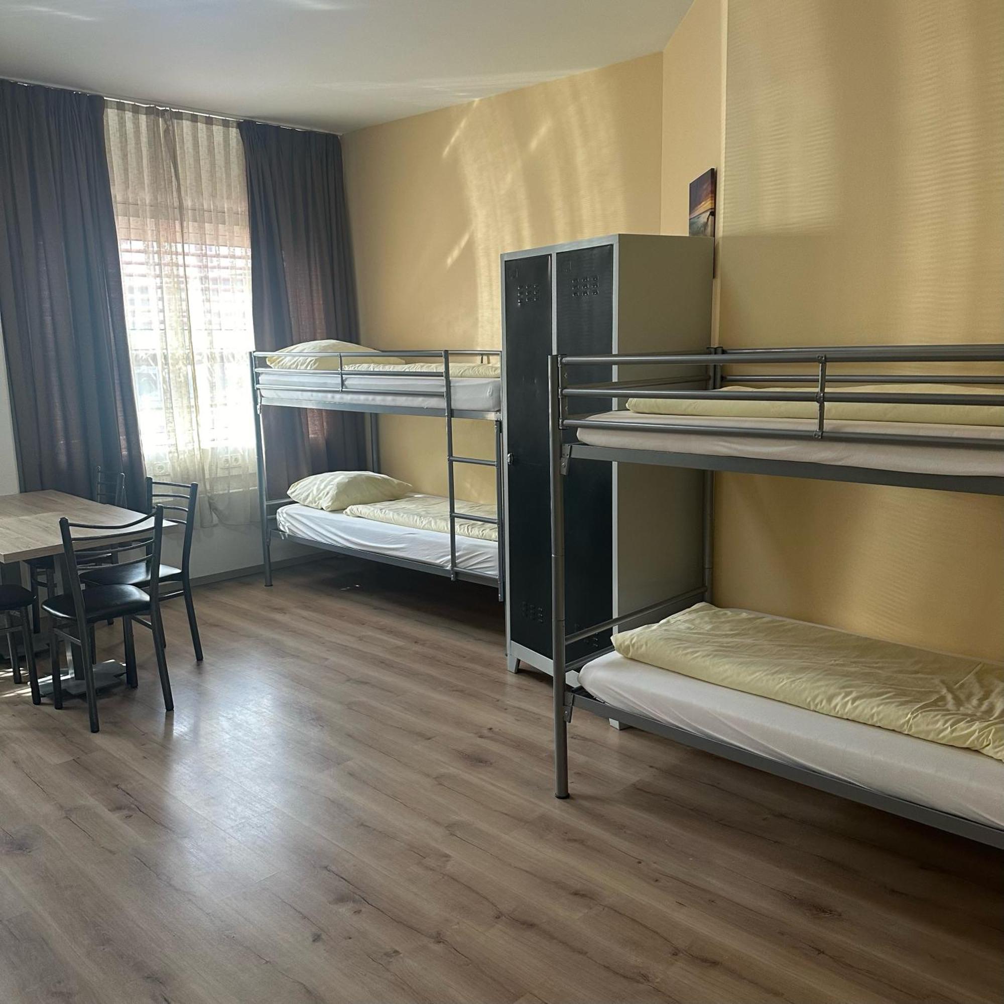 Low Budget Hostel Мюнхен Экстерьер фото