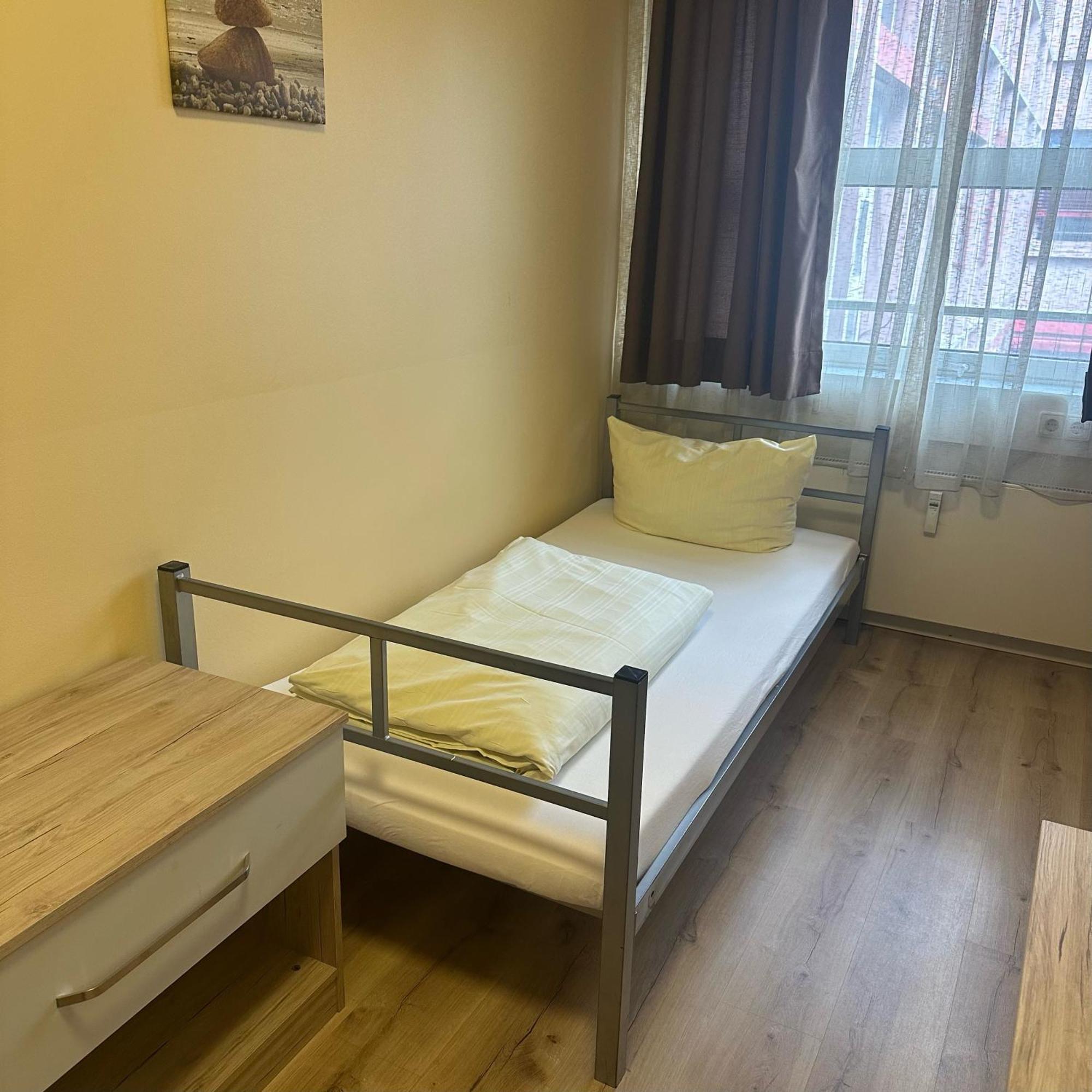 Low Budget Hostel Мюнхен Экстерьер фото