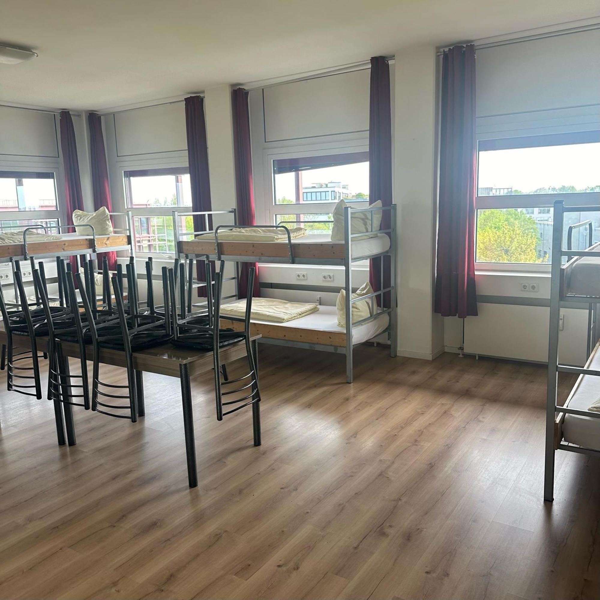 Low Budget Hostel Мюнхен Экстерьер фото