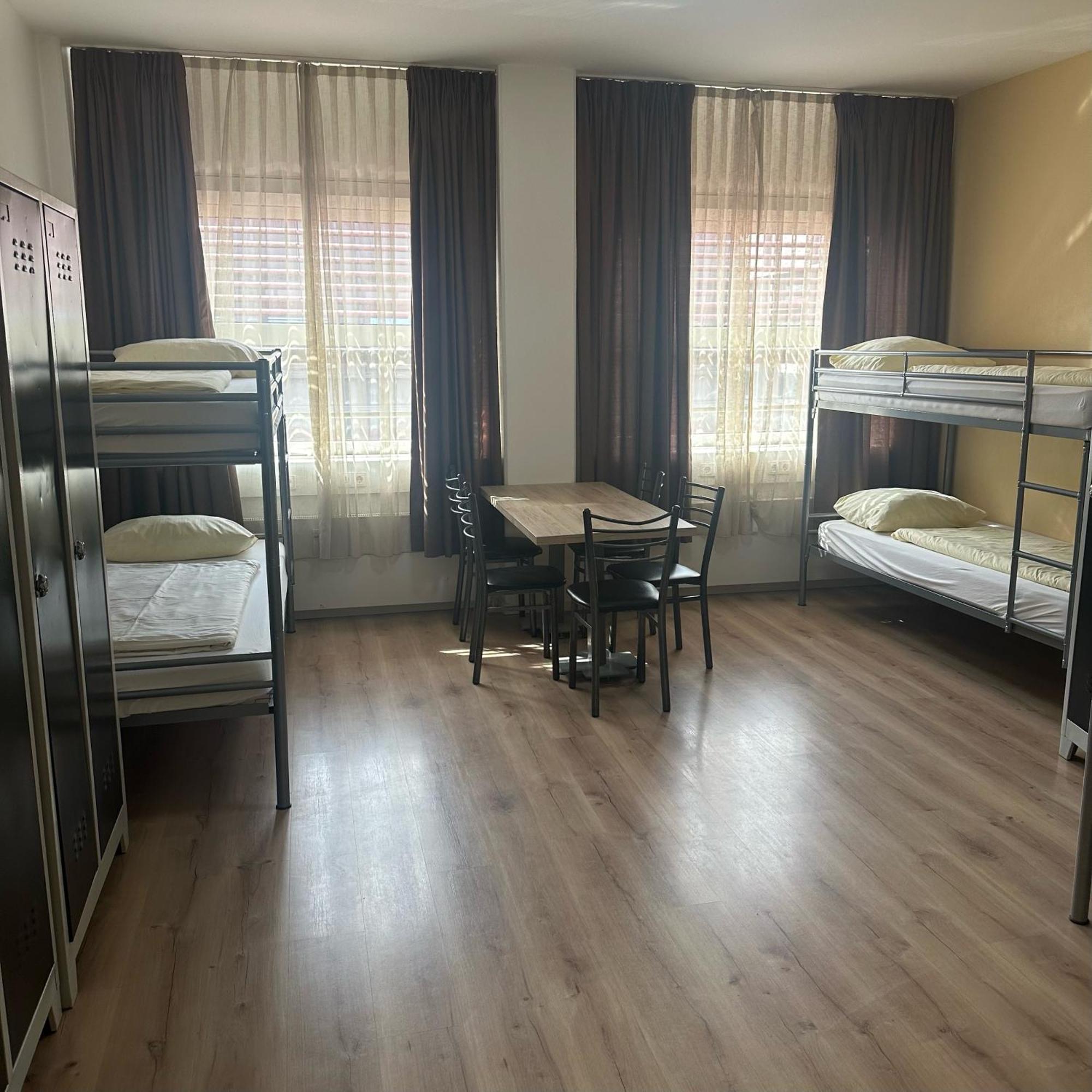 Low Budget Hostel Мюнхен Экстерьер фото