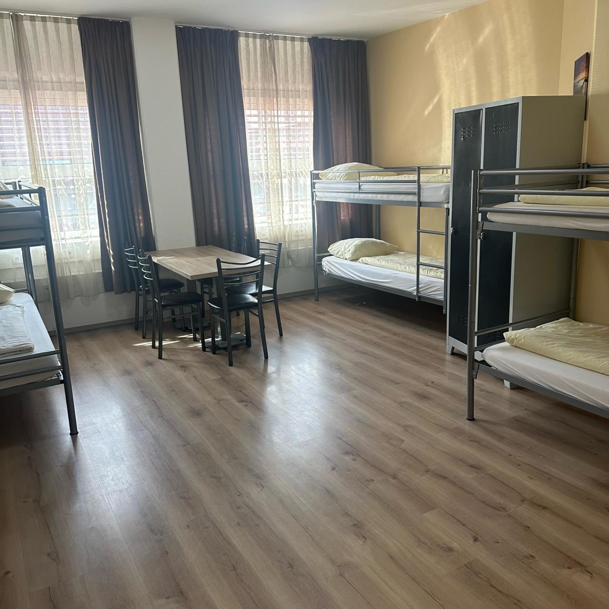 Low Budget Hostel Мюнхен Экстерьер фото