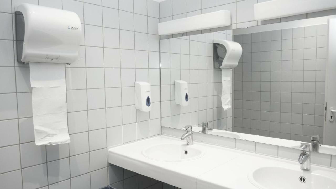 Low Budget Hostel Мюнхен Экстерьер фото